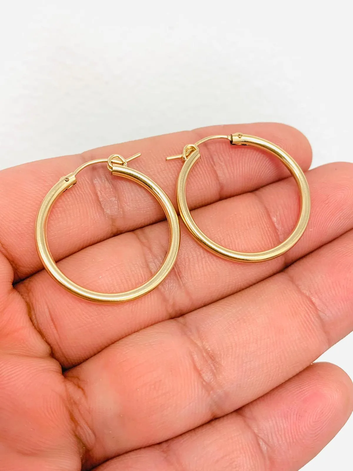 14K Real Gold Filled Hoop Earrings For Womens 28x28mm 2.3mm 1.8g / Argollas Arracadas Mujer en Oro / Earrings for Everyday / Dainty Earrings