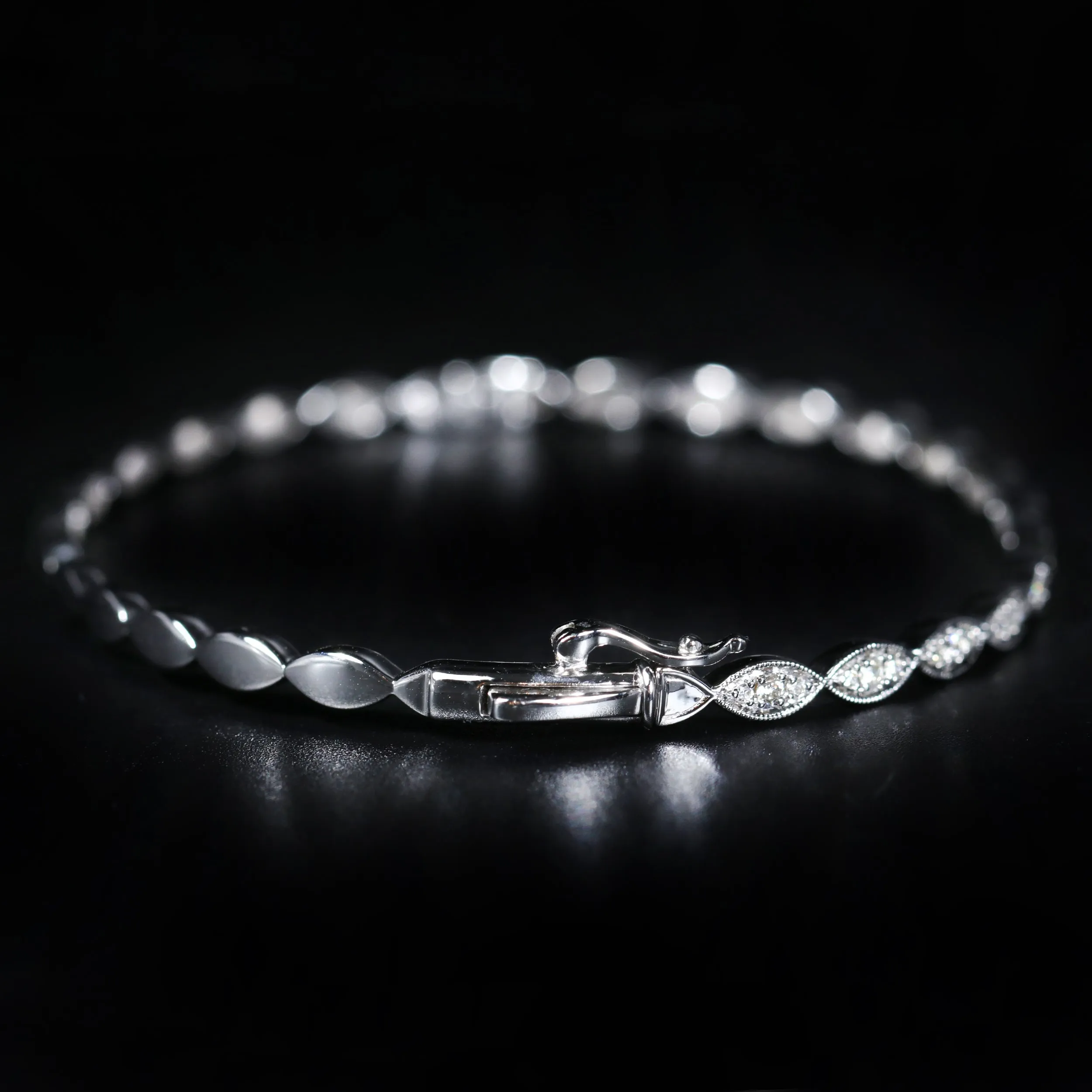 14K White Gold 0.38 Carat Diamond Bangle Bracelet