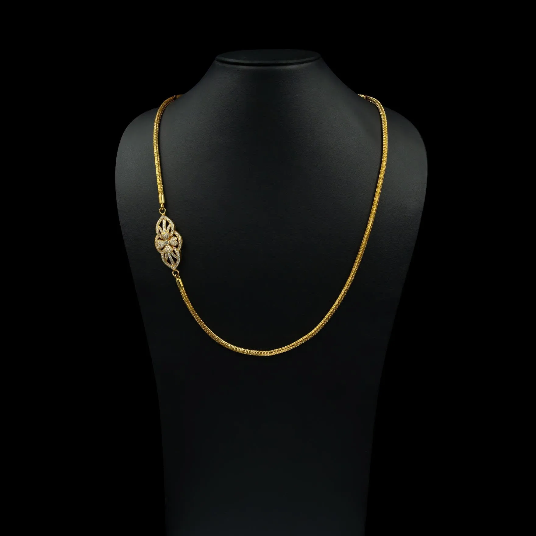 Gold Chain with Side Mop Locket PCPRM83C-W-8-098