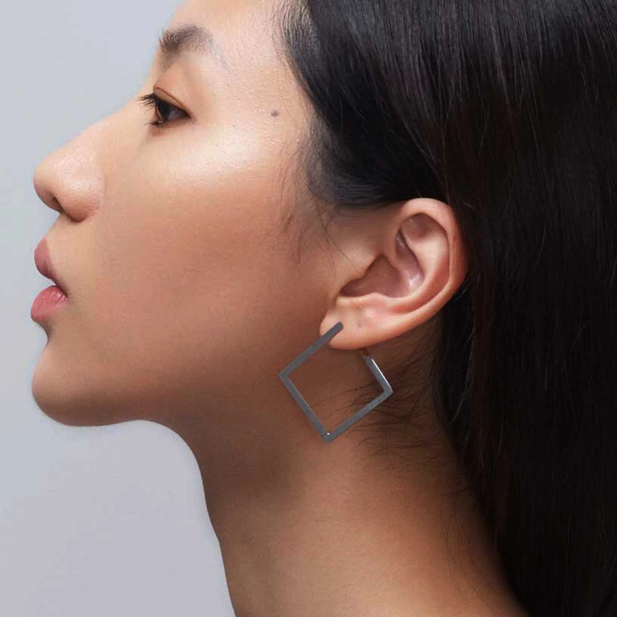 Ivonovi Square Earring