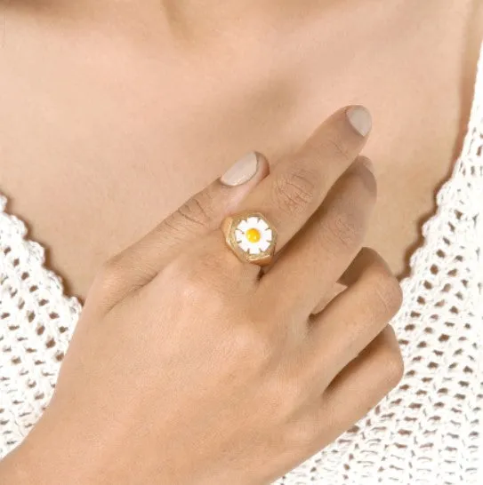 Signet White Daisy Ring - Gold